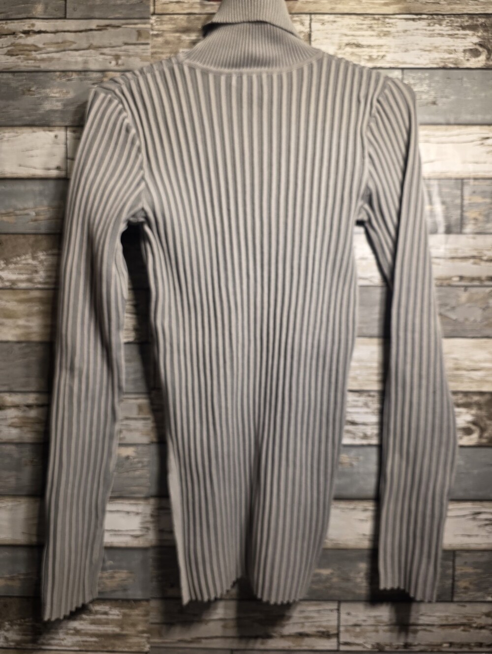 PrettyLittleThing Ribbed Turtleneck Top - Gray